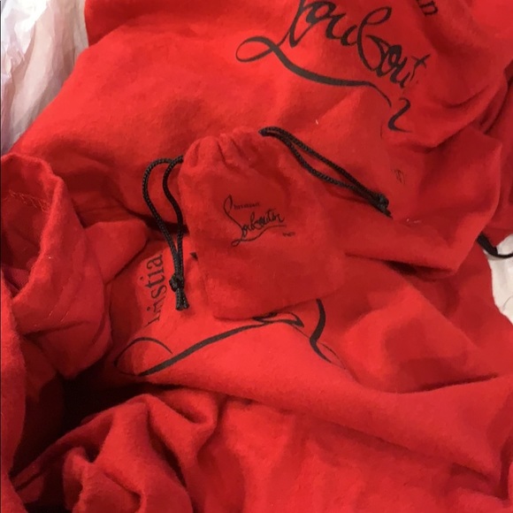 Christian Louboutin - Picture 4 of 4